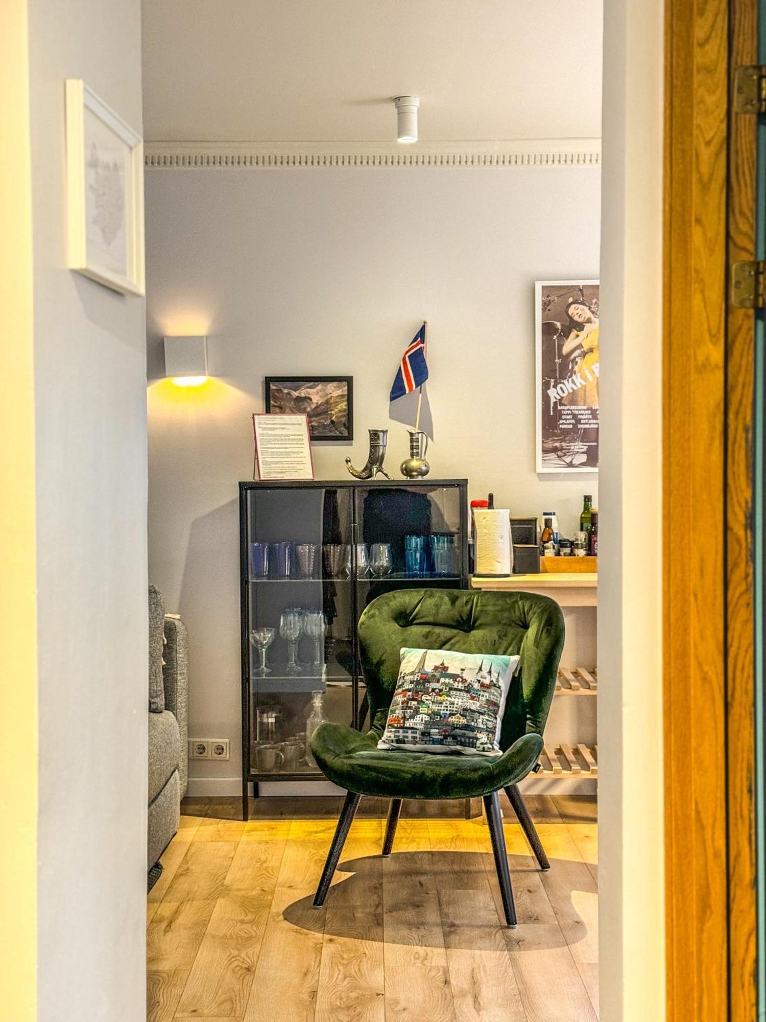Enjoy Reykjavik Yellow Door Apartment Exterior photo